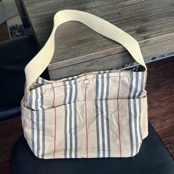 GUC Authentic Burberry canvas tote bag - Picture 1 of 12